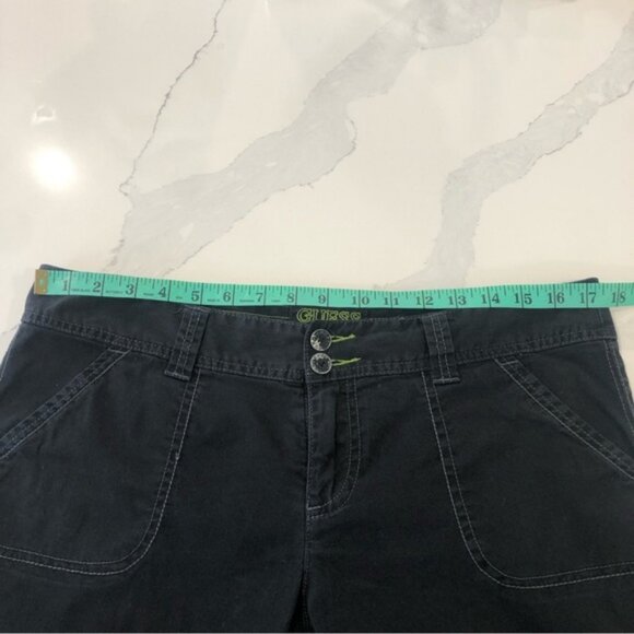 Vintage Guess Khaki Shorts - Picture 6 of 11